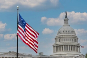 美股再创新高，鳄王达利欧警告：AI泡沫正形成，黄金是美元霸权的终结者？