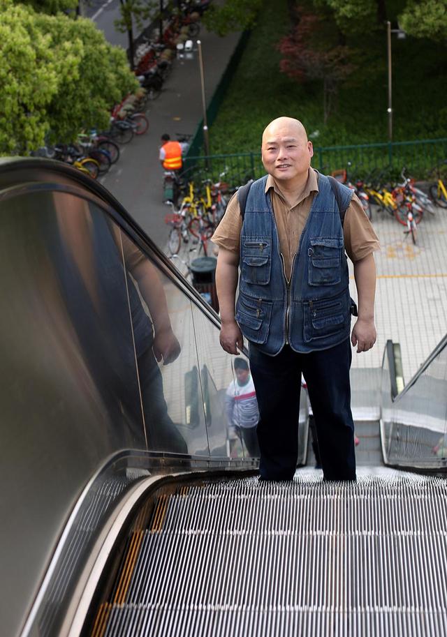 百度胖老师吧上海市公安局轨道交通分局石宇玉老师求救 微信抖音快手百度贴吧百科图片视频知道搜上海胖老师 ...