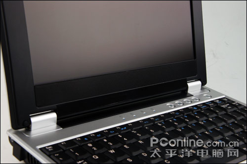 979965_s8.jpg
